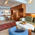 Ilse Seeblick Haus Hänsel U Gretel Am Ossiacher See, Hallenbad, Skiarena Gerlitzen Apartment Manessen